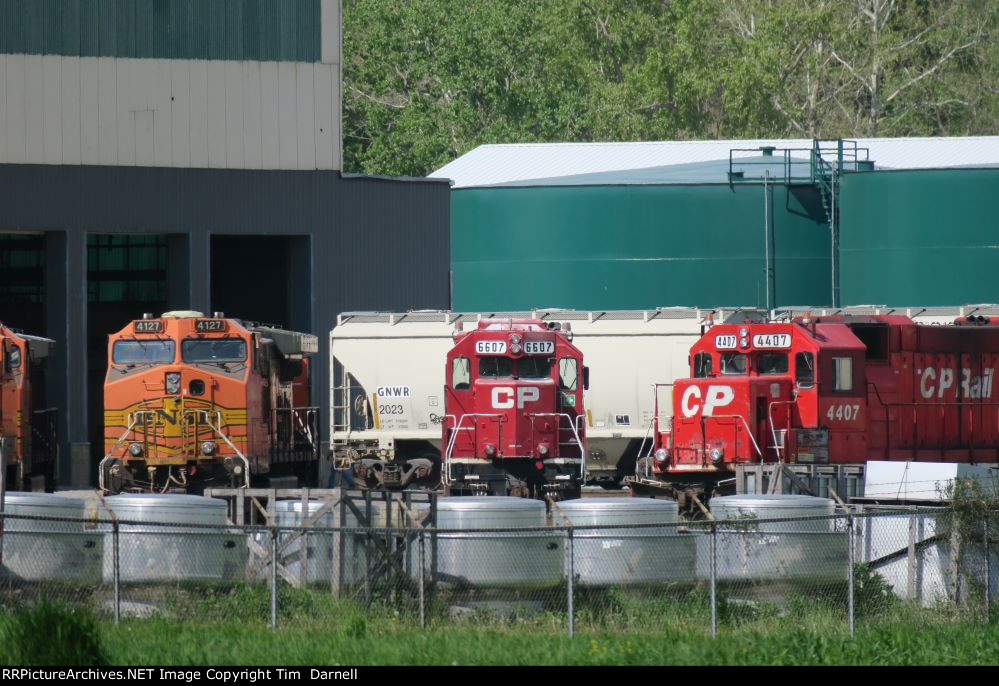 BNSF 4127, CP 6607, 4407